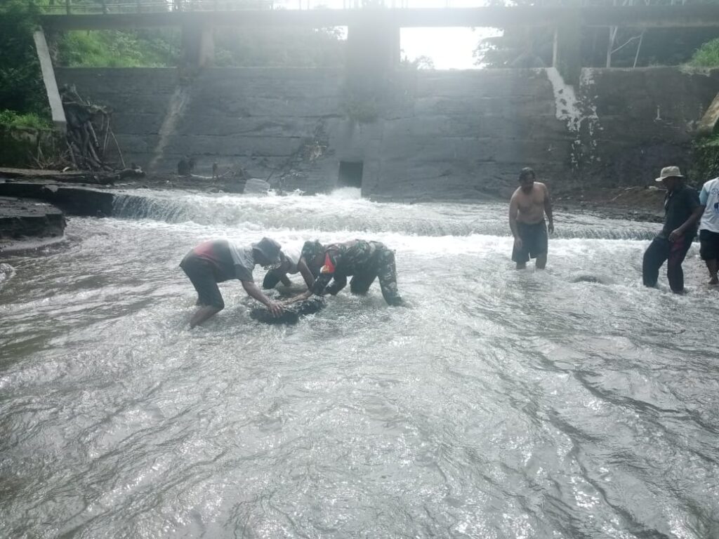 Gotong Royong Bendungan Rempek Tingkatkan Hasil Panen Petani