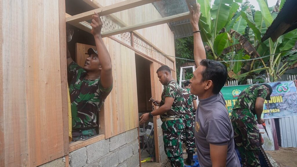 Kodim 1002/HST Ubah Hidup Keluarga Qamarus Zaman dengan Rumah Baru