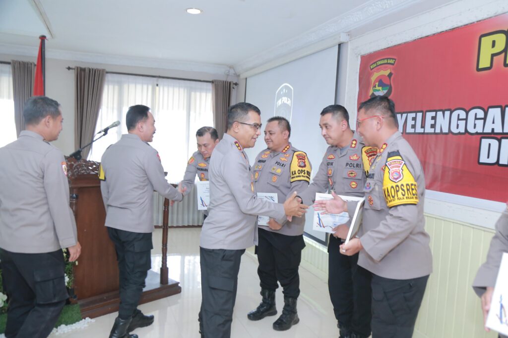 Kapolres Lombok Utara Terima Penghargaan Kepatuhan Pelayanan Publik dari Ombudsman RI