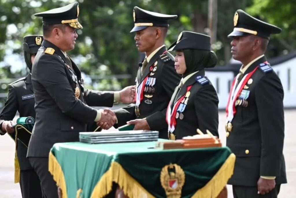 Prajurit Yonif 432 Kostrad Raih Penghargaan Lulusan Terbaik Adhi Wiradhika Diktukpa TNI AD 2024