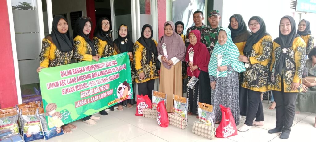 Peringati Hari Ibu ” Koramil Liang Anggang Bersama Forum Komunitas UMKM Silaturahmi Kepada Lansia Dan Anak Yatim