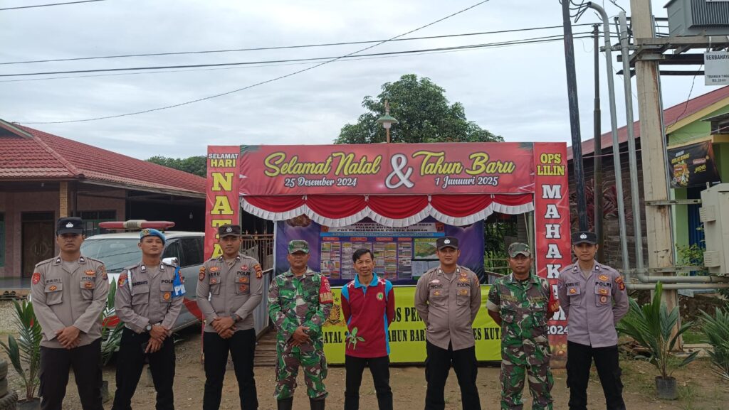 Babinsa Koramil 10/Bongan Melaksanakan Pengamanan Nataru di Pos Terpadu Kampung Jambuk