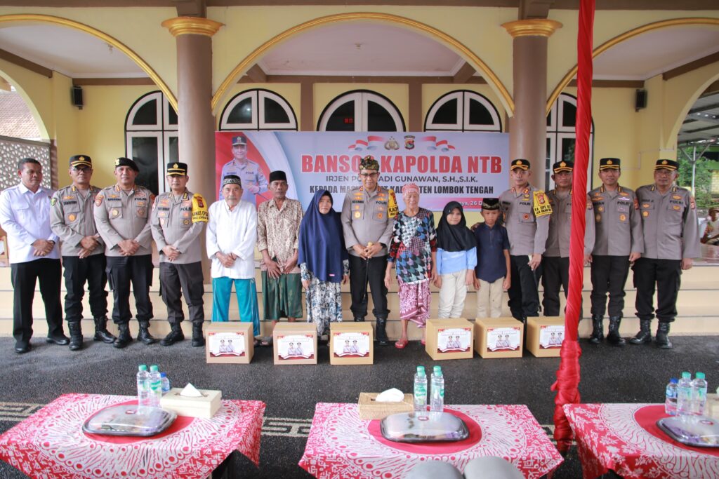 Tebar Ikan hingga Berikan Bansos Dilaksanakan Kapolda NTB di Lombok Tengah