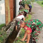 Babinsa Kelurahan Kauman Bersama Poktan Maju Makmur I Gotong Royong Bersihkan Sumber Air