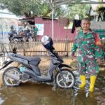 Babinsa Martapura Terus Lakukan Upaya Pemantauan Banjir Desa Tunggul Irang 