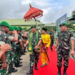 Laksanakan Pembinaan Satuan Jajarannya, Danrem 121/Abw Dan Ketua Persit KCK Koorcab Rem 121 Sambangi Kodim 1203/Ketapang.