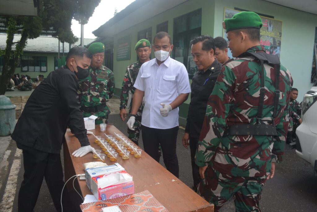 Tes Urine Narkoba ” Dandim 1006/Banjar Turun Langsung Pantau Prajurit Langkah Awal Pencegahan Preventif 