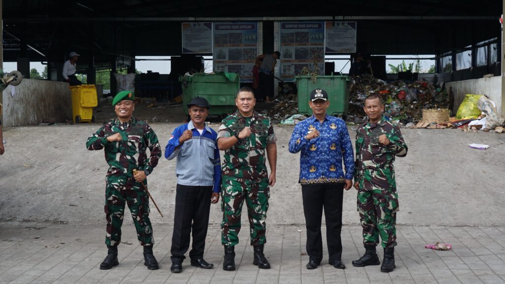 Danrem 162/WB Tinjau Proses Pengolahan Sampah di TPST Sandubaya