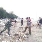 Kolaborasi Babinsa dan Warga Meninting Wujudkan Lingkungan Bersih