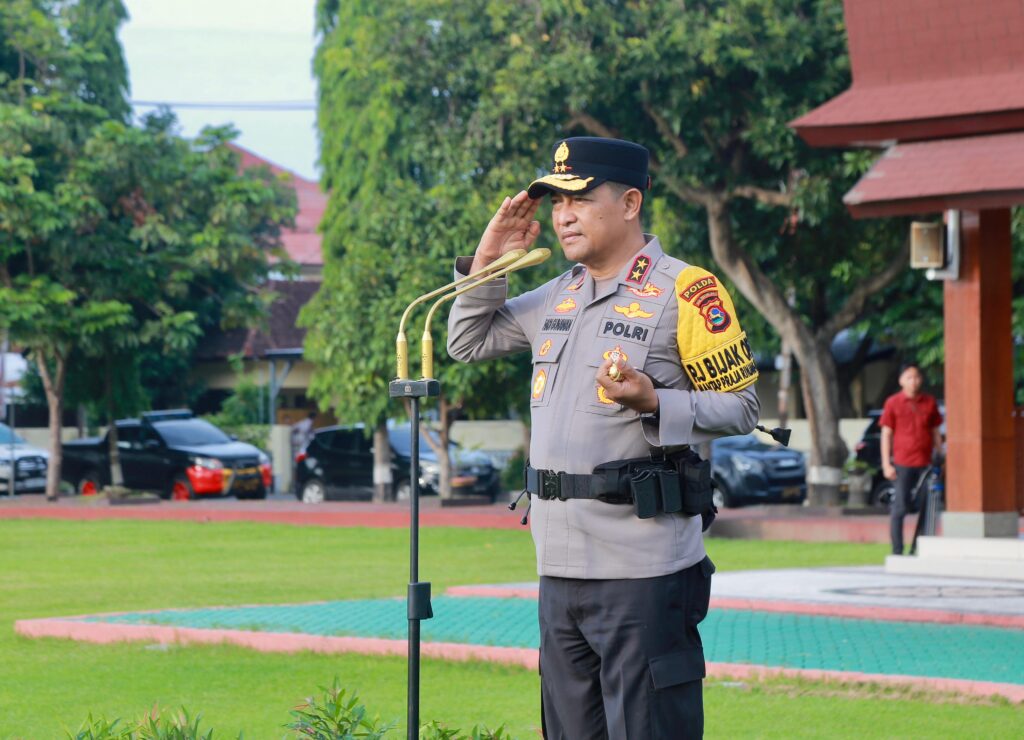 Kapolda NTB Sampaikan Pesan Perjuangan Saat Pimpin Upacara HKN Awal Tahun 2025