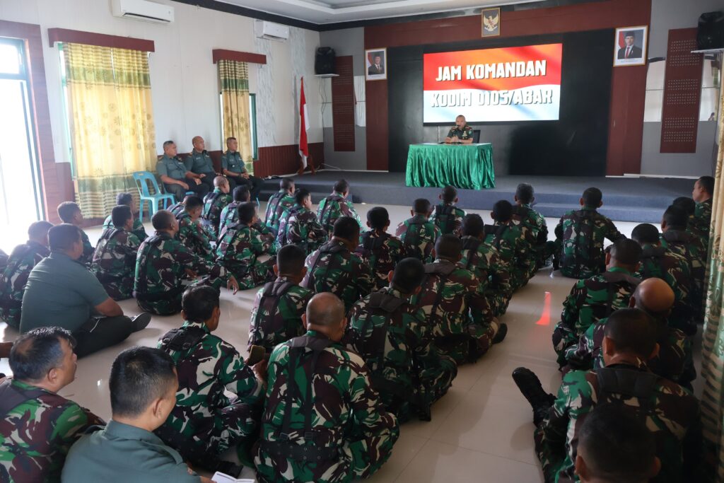 Pimpin Upacara Bendera dan Jam Komandan, Dandim 0105/Abar: Manfaatkan Lahahan Kosong Untuk Ketahanan Pangan