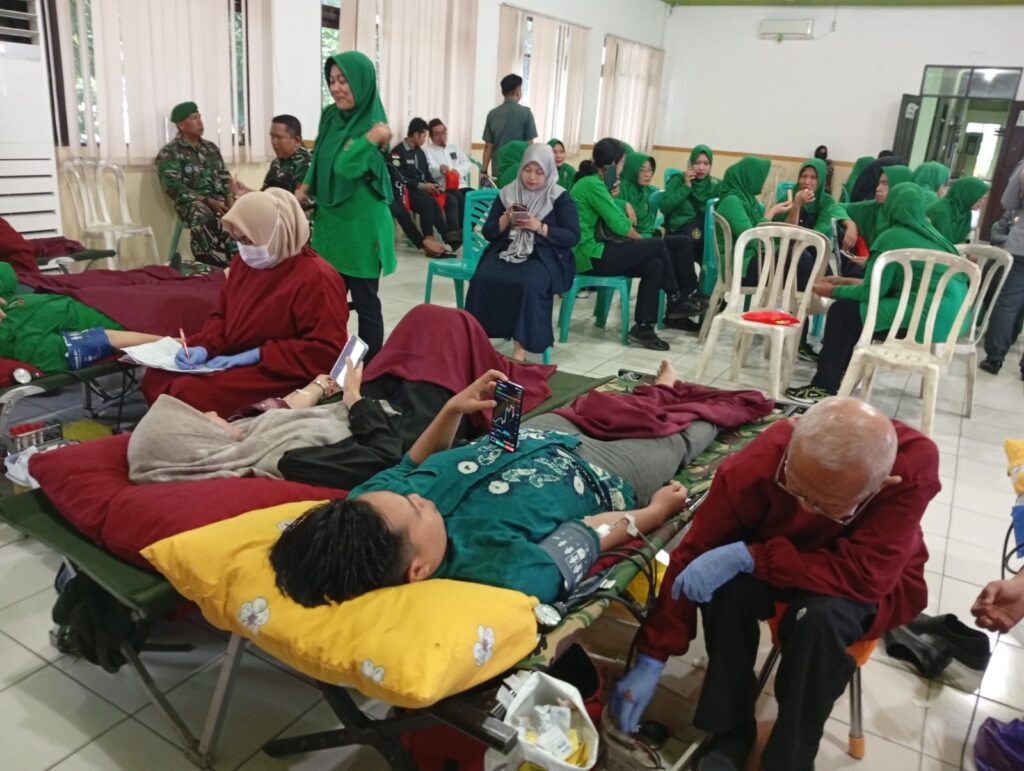 Komandan Kodim 1006/Banjar Hadiri Kegiatan Donor Darah di Acara HUT Persit ke-79