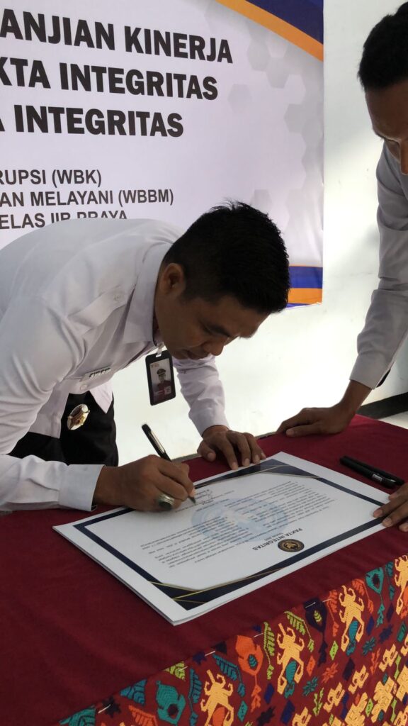 Komitmen Bersama Siap WBK, Rutan Praya Canangkan Pakta Integritas dan Perjanjian Kinerja