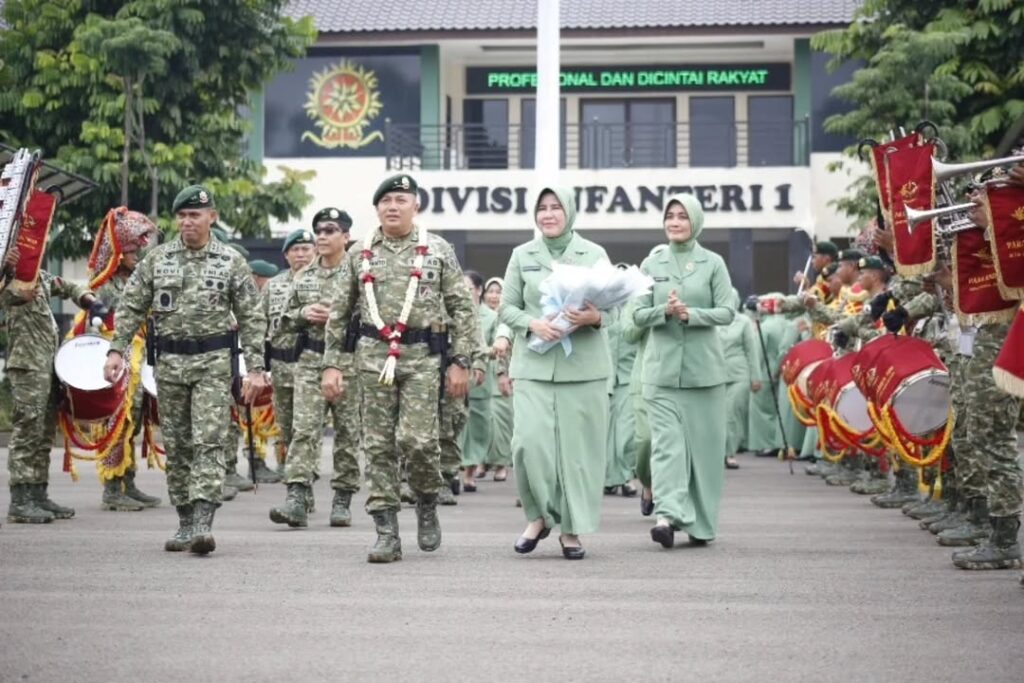 Pangdivif 1 Kostrad Pimpin Sertijab Kasdivif 1 Kostrad