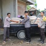 Kapolres Loteng Salurkan Bantuan Semen untuk Pembangunan Masjid di Praya.