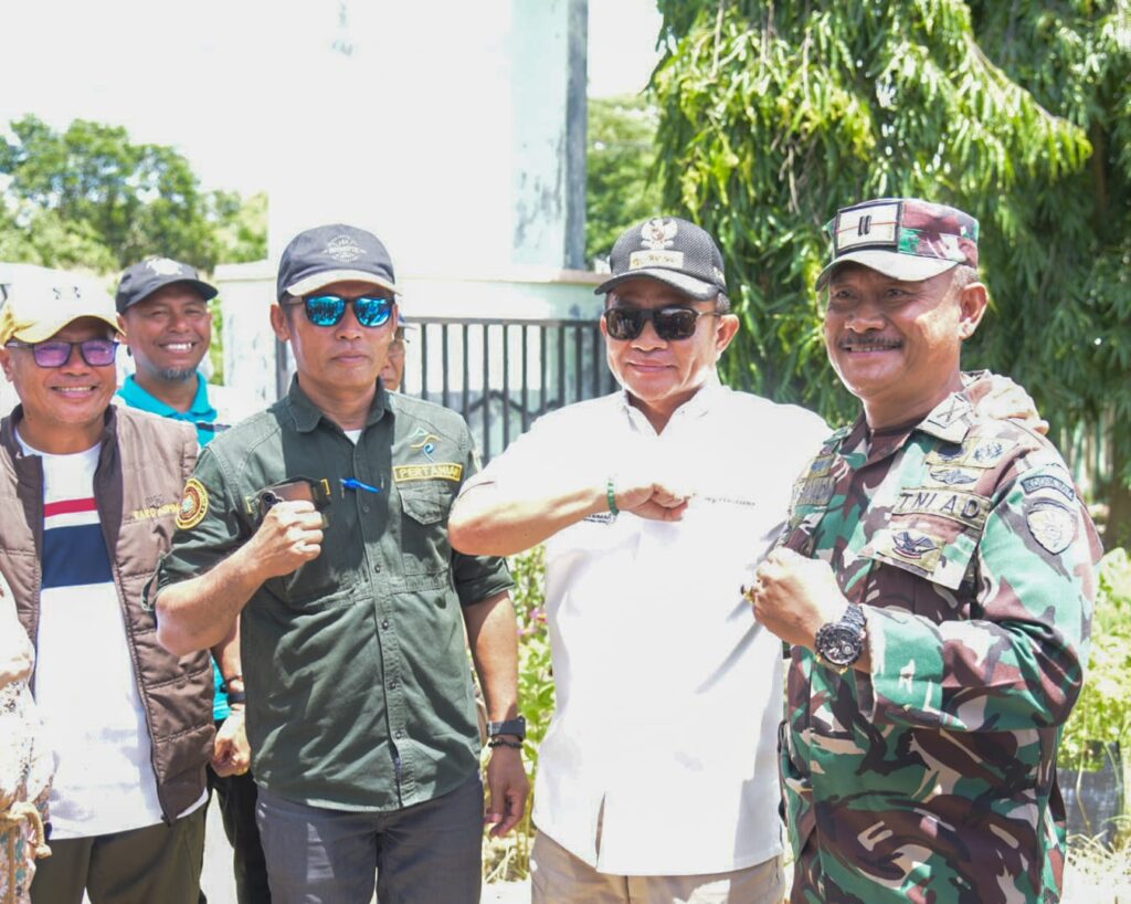 Panen Bawang Merah di Lopok, Pj Gubernur NTB: Mesti Mampu Beradaptasi dengan Inovasi