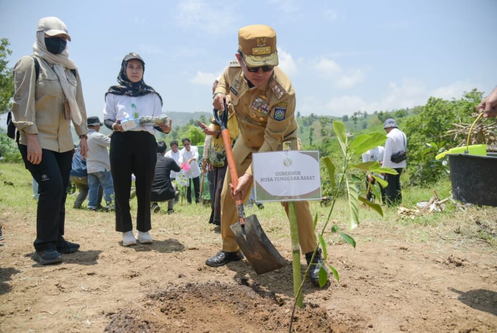 Hadiri Tanam Serentak Agroforestri Pangan, Pj Gubernur Hassanudin: Masyarakat Harus Diberikan Akses Legal Pengelolaan Hutan