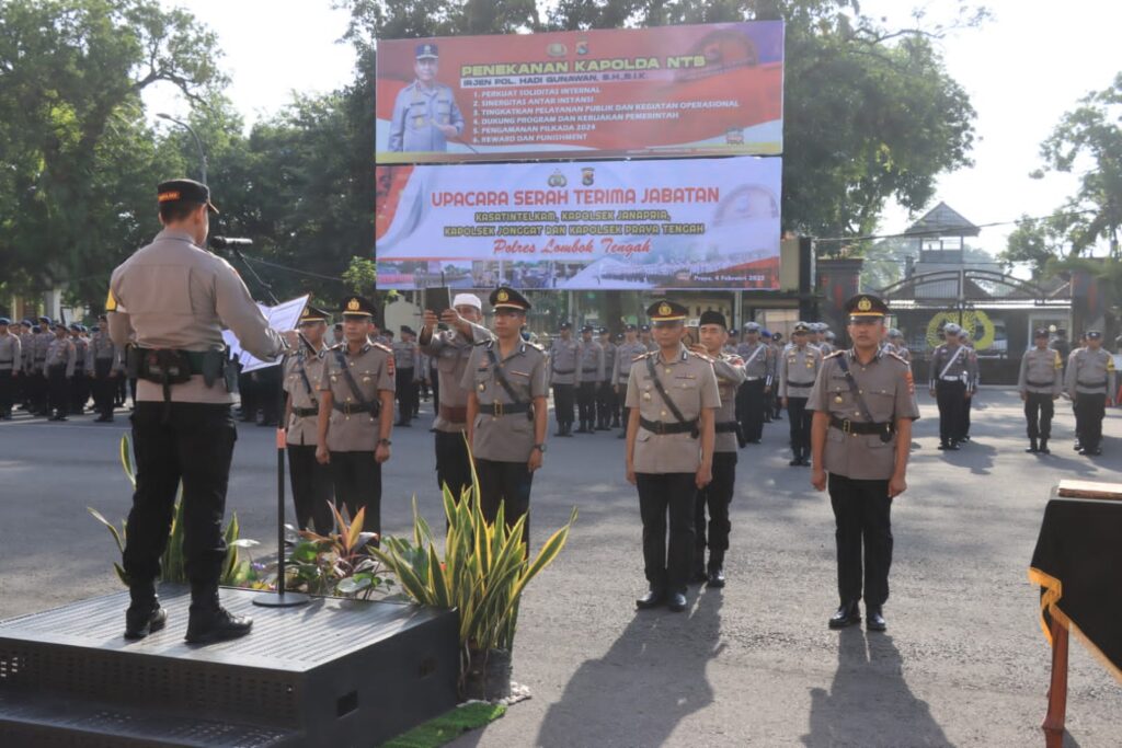 Polres Loteng Gelar Upacara Sertijab PJU Dan Sejumlah Kapolsek.