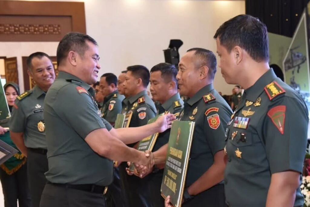 Danmenarmed 2 Kostrad Menerima Piagam Penghargaan Kasad Satker Peraih WBK TA. 2024