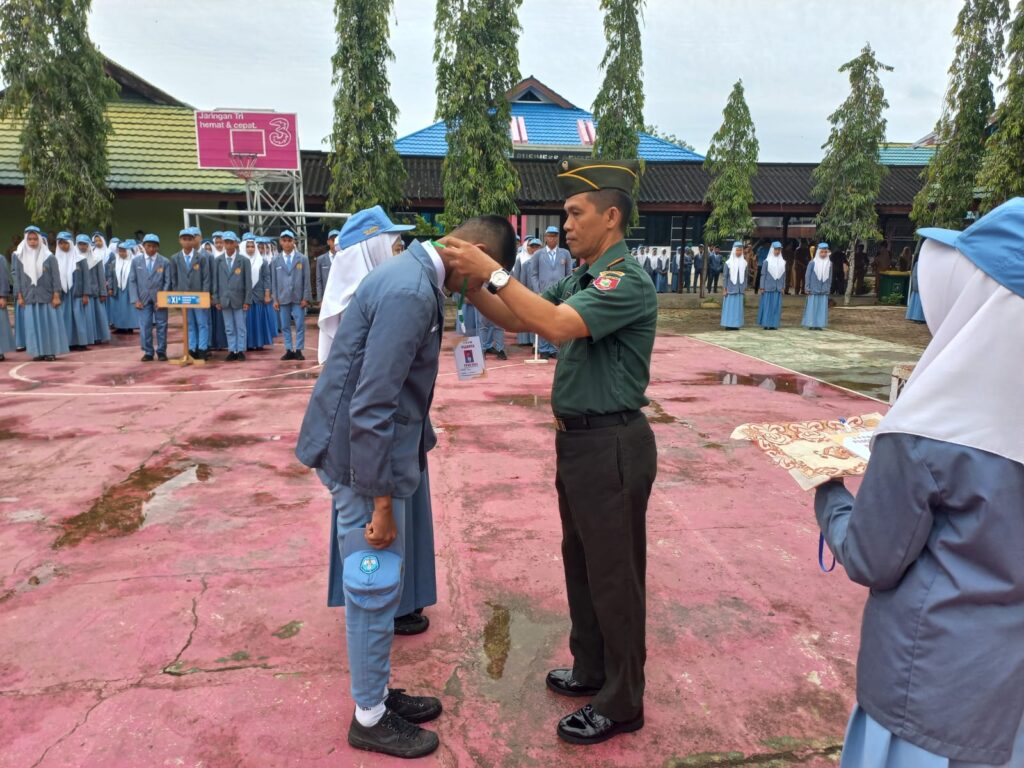 Danramil Barabai Buka Pendidikan Karakter Bela Negara di SMK Negeri 1 Barabai