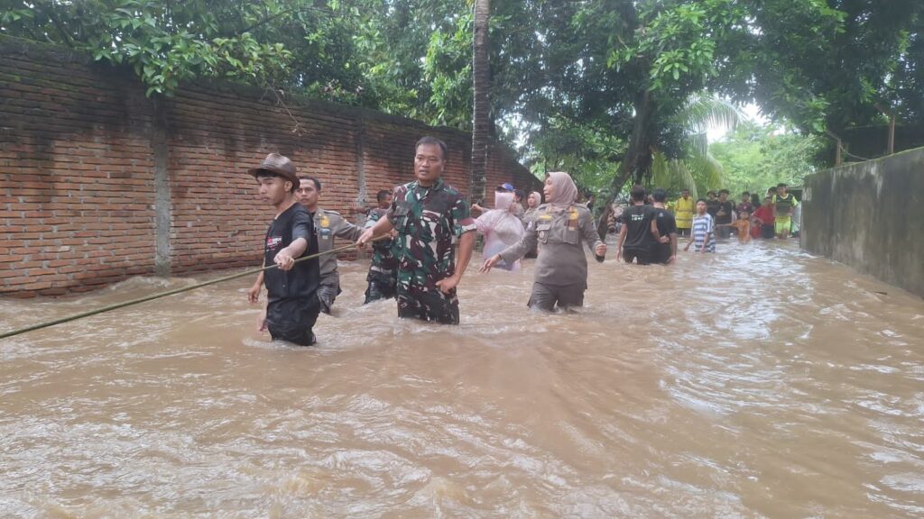 Banjir Akibat Cuaca Ekstrem Rendam Sejumlah Wilayah di Lombok Barat