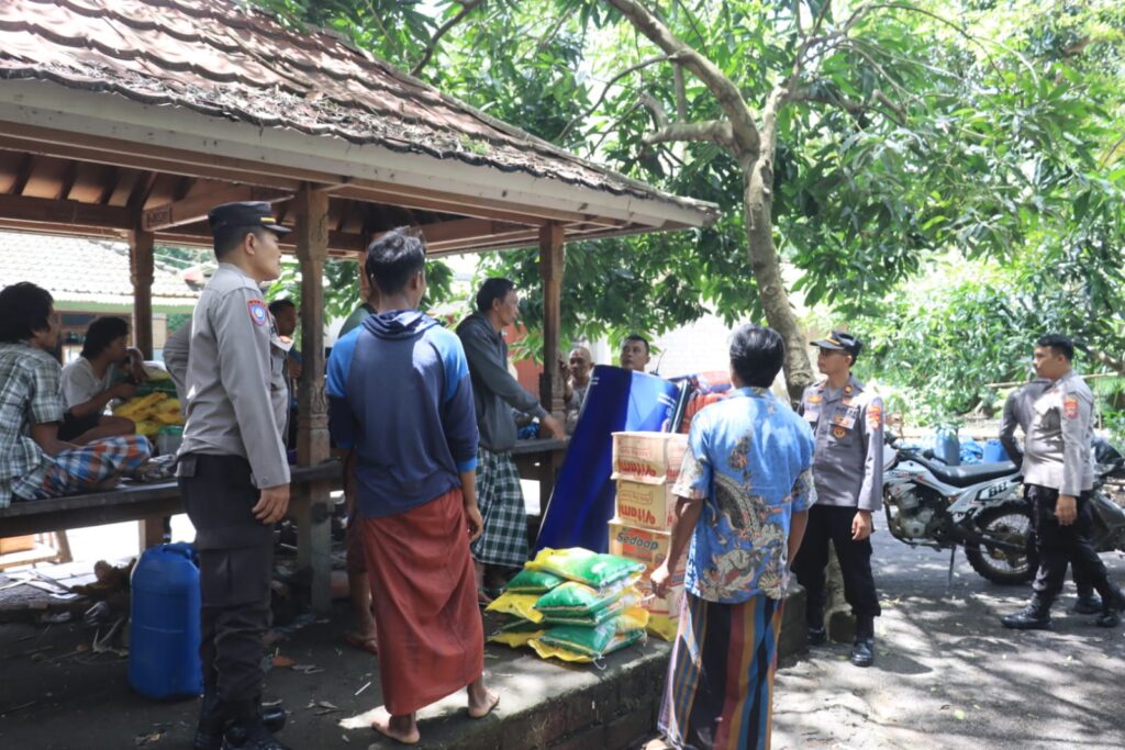 Patroli ke Lokasi Terdampak Banjir di Pujut, Polres Loteng Imbau Warga Tetap Waspada dan Tenang.