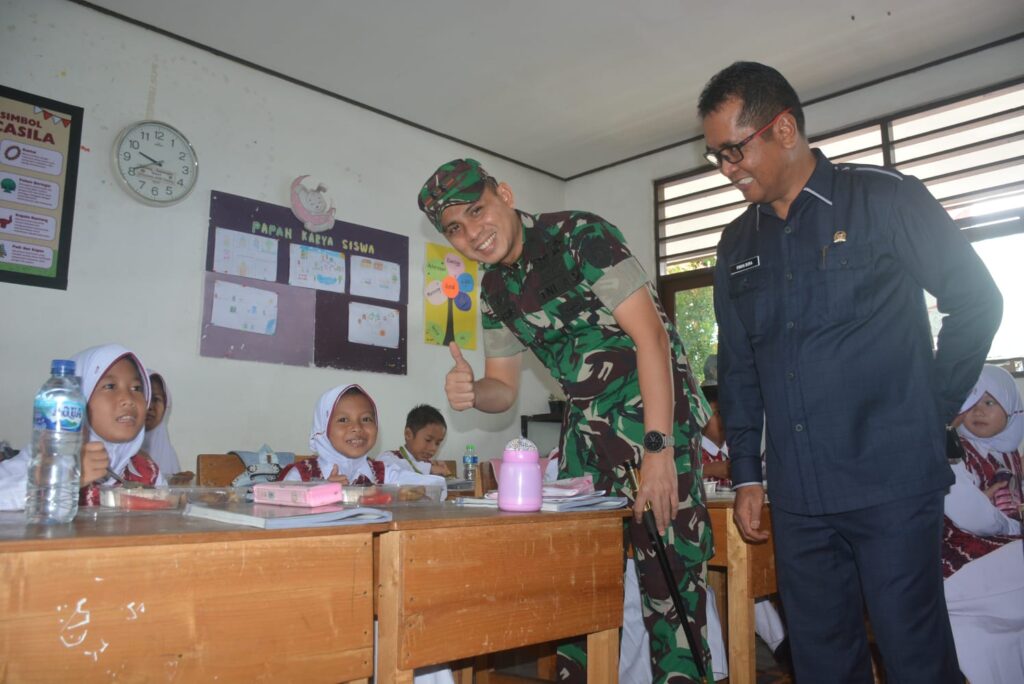 Kodim 1006/Banjar ” Louncing 1.100 Porsi MBG Di Enam Sekolah Kabupaten Banjar