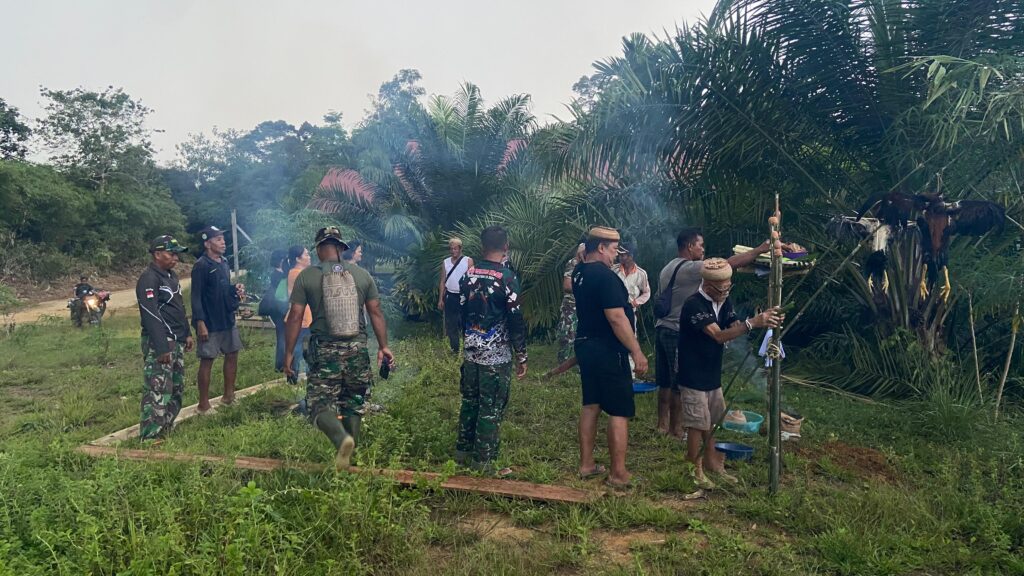 Ritual Adat di Laksanakan Masyarakat Kampung Laham, Demi Kelancaran Kegiatan TMMD