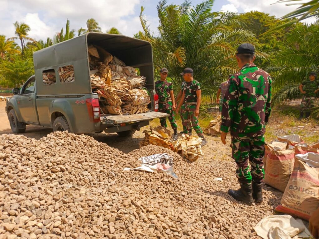 Satgas TMMD ke-123 Kodim 1015/Sampit Dengan Penuh Semangat Siapkan Bahan Material.