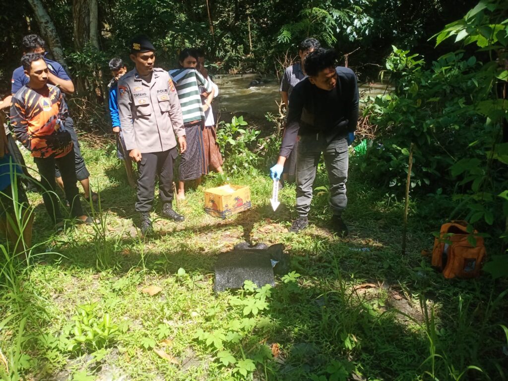 Polres Loteng Olah TKP Penemuan Mayat Bayi di Kecamatan Praya.