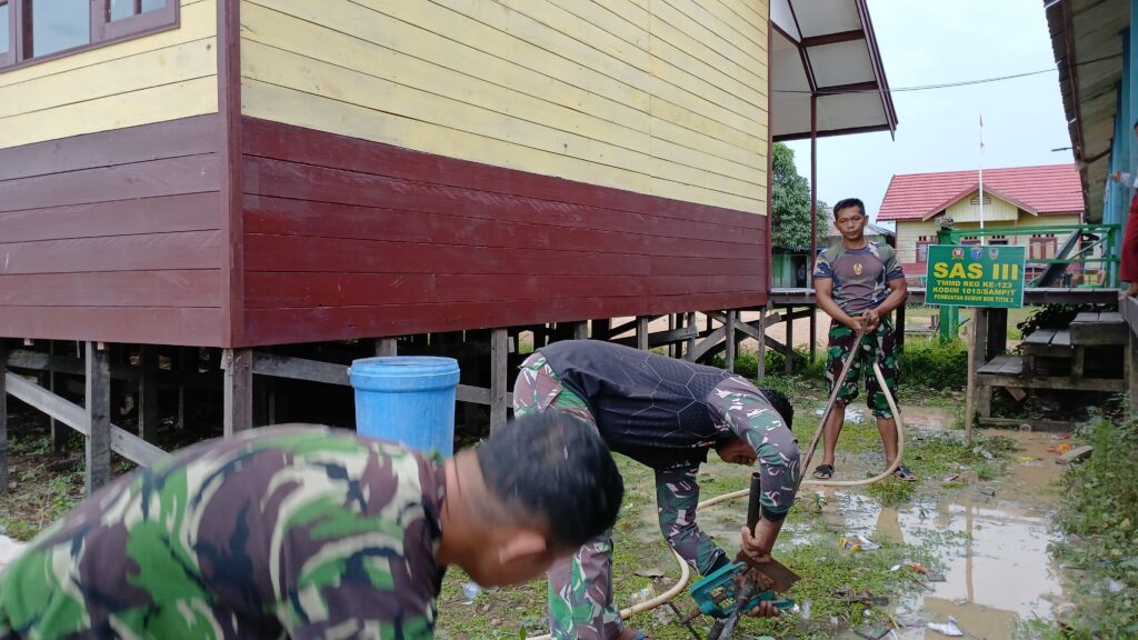 Satgas TMMD ke 123 Kodim 1015/Sampit,Cari Titik Mata Air untuk Sumur Bor.