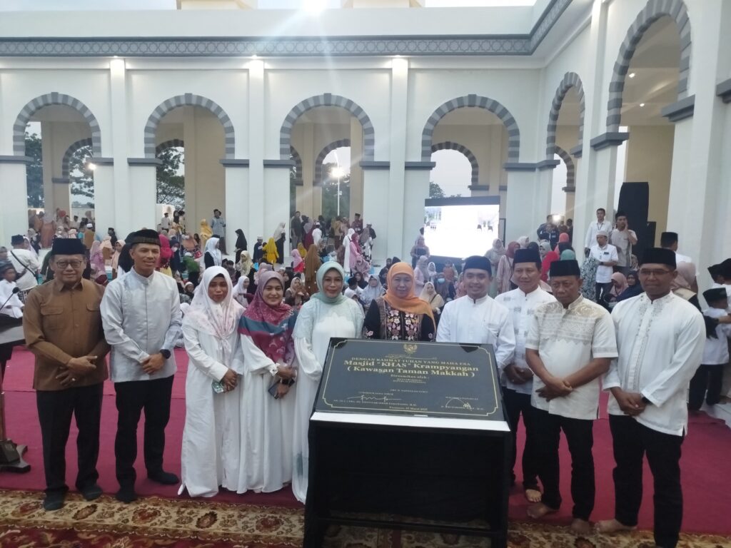 Dandim Beserta Forkopimda Dampingi Gubernur Dalam Rangka Peresmian Masjid Khas Krampyangan