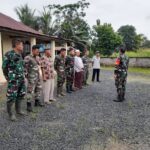 Sarana Tempat Ibadah Bulan Ramadhan Dibersihkan Personil Koramil Sungai Pinang 