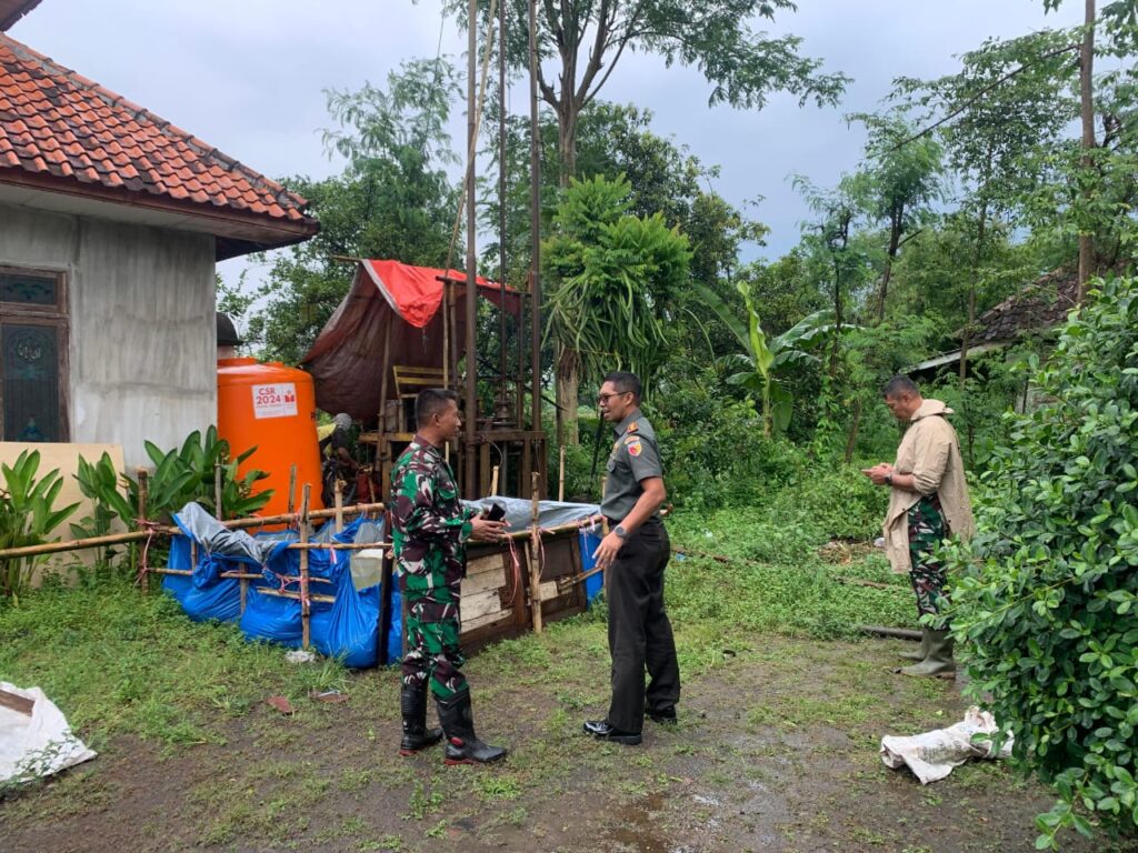 Dandim 0819 Pasuruan Tinjau Progres Pengeboran Sumur Bor di Desa Lorokan