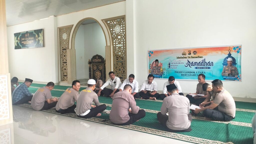 Personel Polres Lombok Utara Gelar Tadarus Di Masjid Bhayangkara