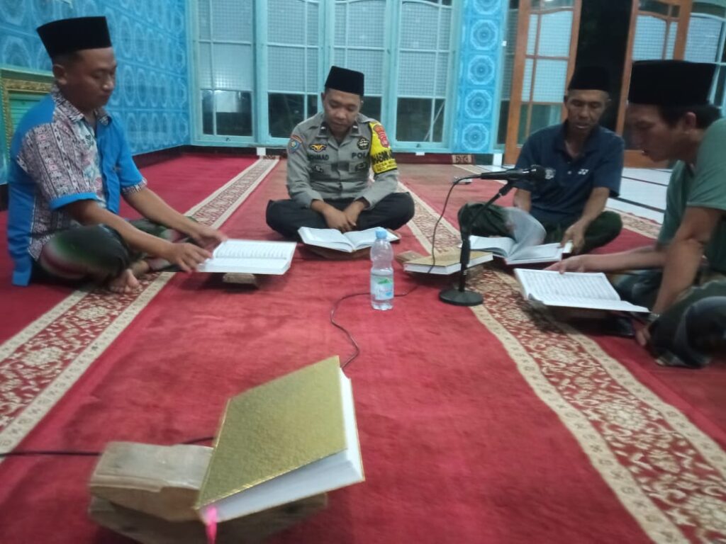 Polres Loteng Gelar Tadarus Alqur’an Bersama Warga di Pringgarata