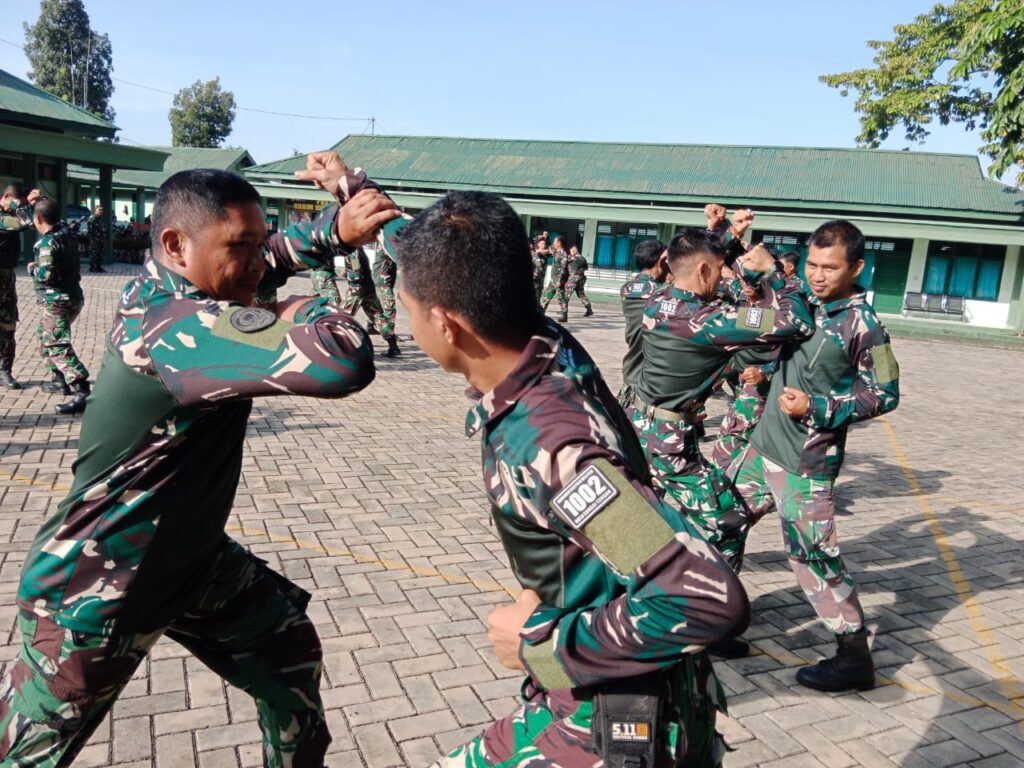 Asah Kemampuan Tempur, Prajurit Kodim 1002/HST Gelar Latihan Bela Diri Taktis