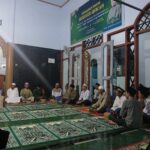 Babinsa Kelurahan Selong Hadiri Peringatan Nuzulul Qur’an di Mushalla Al-Muslimin Porda