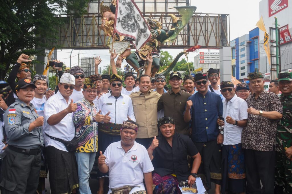 Gubernur Iqbal Lepas Pawai Ogoh Ogoh Rangkaian Perayaan Nyepi 2025