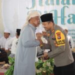 ‎Halal Bihalal di Ponpes Manhalul Ma’arif, Kapolres Loteng Sumbang Al-quran Dan Semen