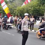 Puncak Lebaran Topat di Loang Baloq Padat Merayap, Personel Polda NTB Turun Atur Lalu Lintas dan Amankan Lokasi