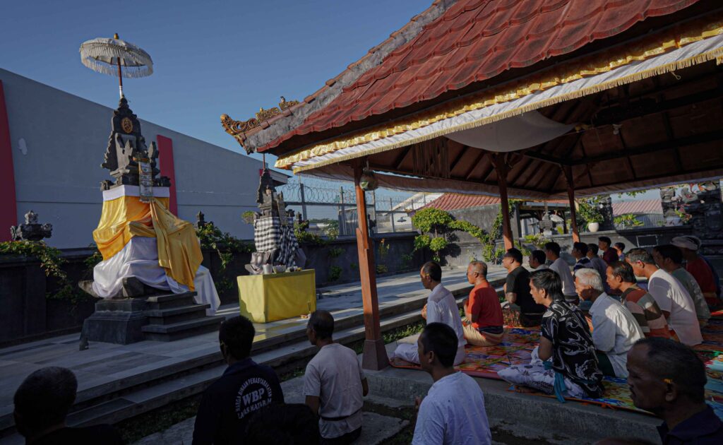WBP Umat Hindu Lapas Lobar gelar Persembahyangan Hari Raya Galungan