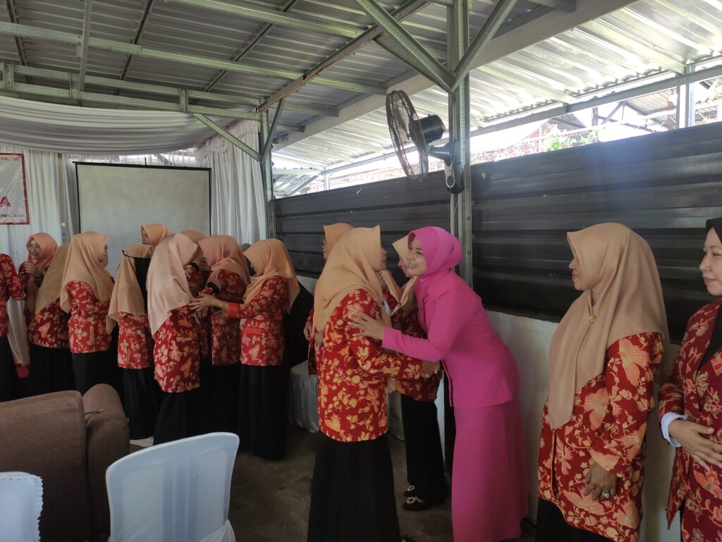 Ketua Cabang Bhayangkari Lombok Utara Hadiri Halal Bihalal DWP KLU