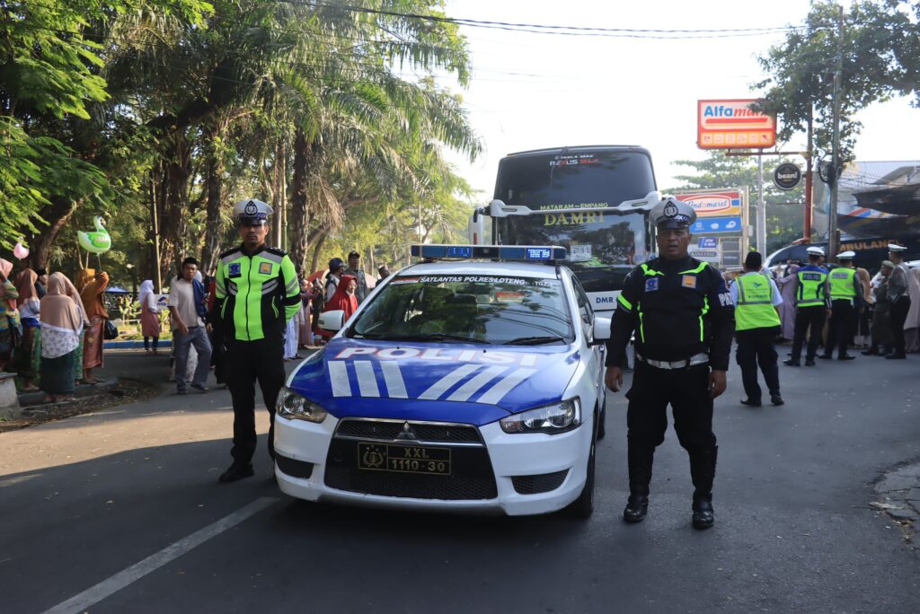 Polres Lombok Tengah Kawal dan Amankan Keberangkatan 393 Jamaah Haji Kloter 02