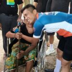Gowes Kamtibmas, Kapolres Lombok Utara Sisir Desa Tegal Maja, Salurkan Bantuan Kursi Roda