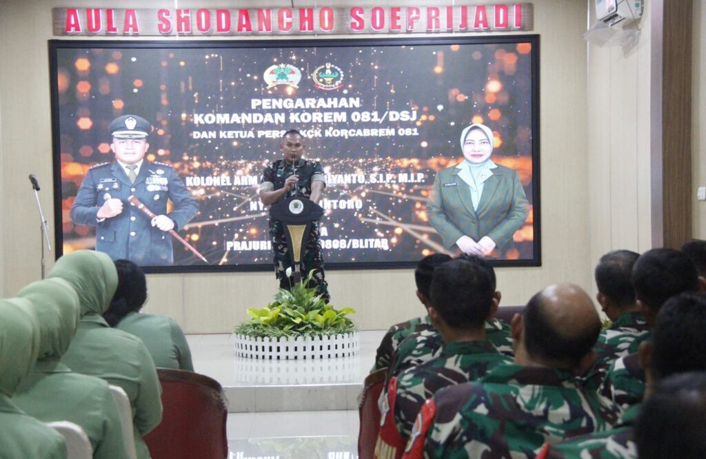 Dandim 0808 Sambut Kunjungan Kerja Danrem 081/DSJ Ke Kodim Blitar