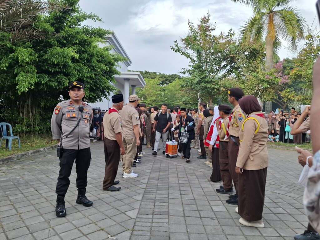 Polres Lombok Tengah Amankan Pelepasan dan Pemberangkatan Jama’ah Haji Kloter 06