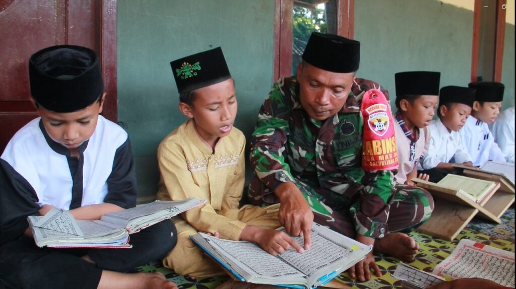 Anggota Satgas TMMD ke-124 Didorong Jadi Guru Ngaji, Perkuat Peran TNI di Tengah Masyarakat