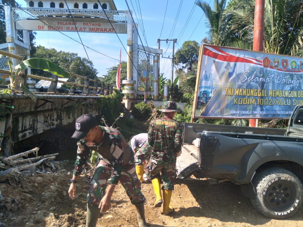 Material Jalan Terus Mengalir, Satgas TMMD 124 Kodim 1002/HST Pacu Pembangunan di Haruyan