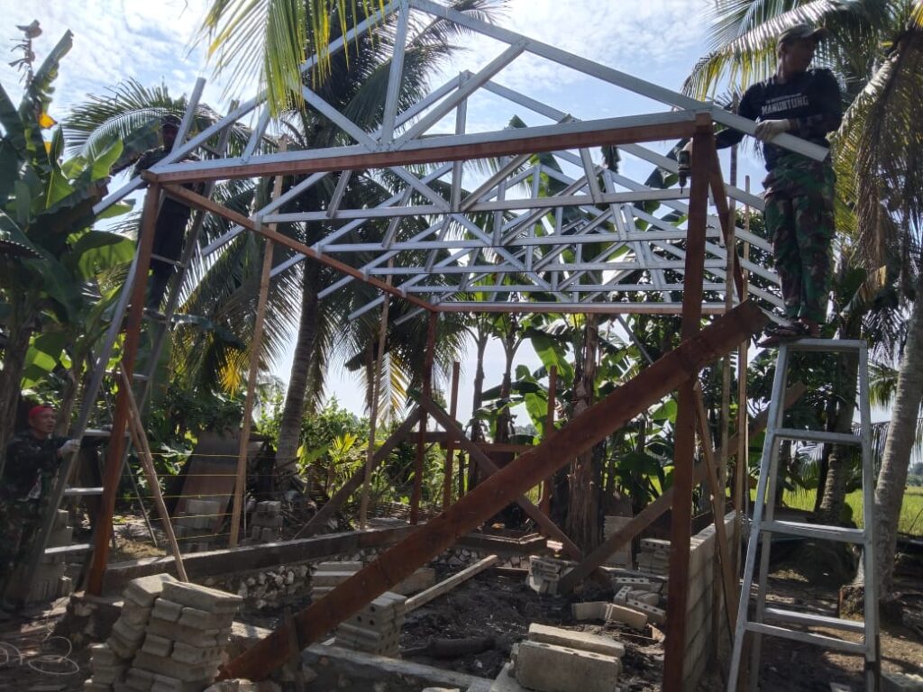 TMMD HST: Rumah Janda Haruyan Segera Beratap